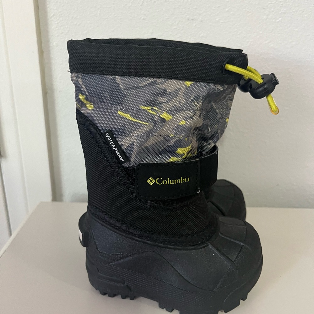 Columbia Black and Gray Kids' Snow Boots (Baby sz 4)